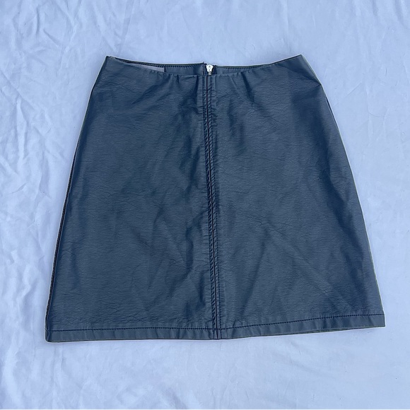 Primark Faux Leather A-Line Mini Skirt Black - Picture 1 of 3